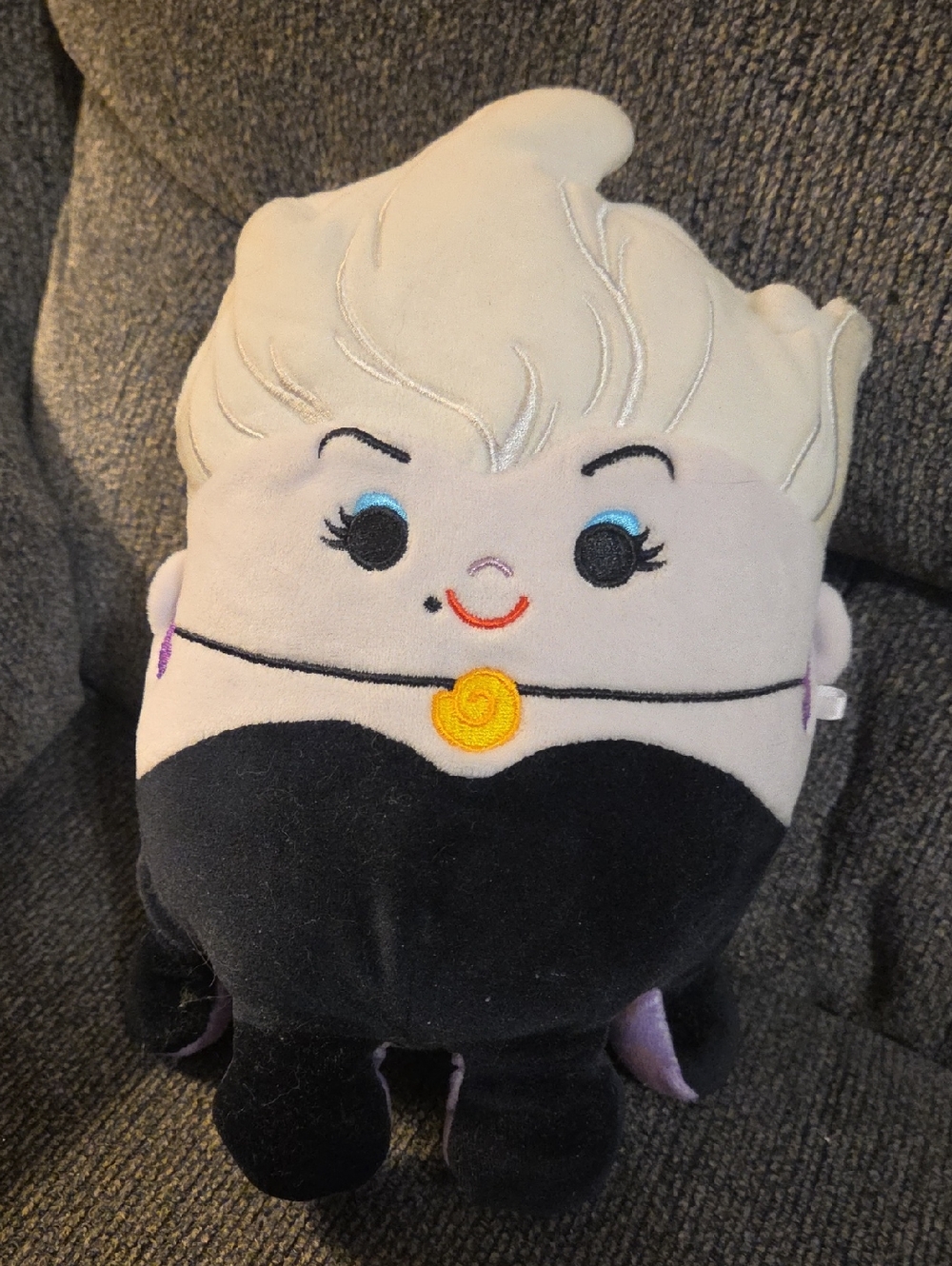 Squishmallows Ursula - White, Black, Purple